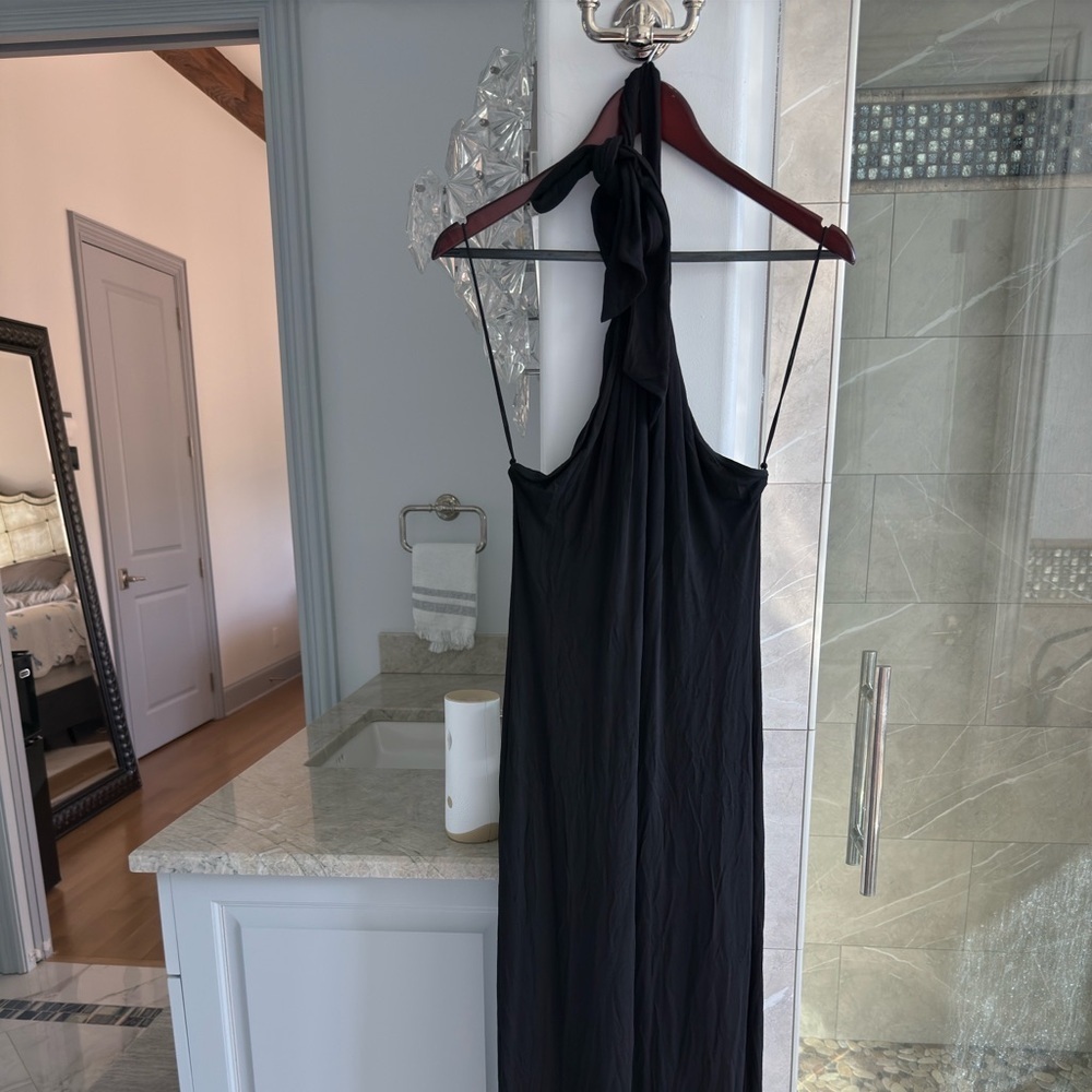 Alice + Olivia Amaya twisted jersey halterneck high slit maxi dress - Picture 10 of 11